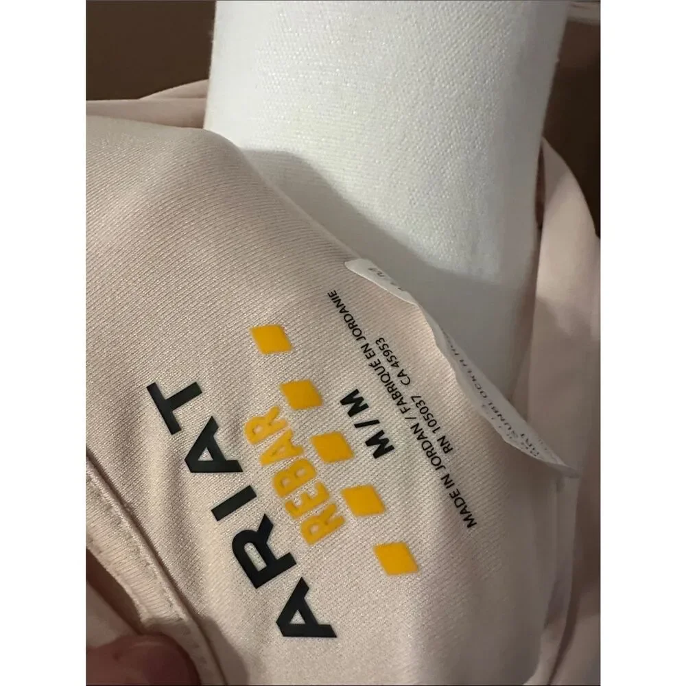 Ariat Rebar Sunblocker  Hooded Tshirt NWT Size medium